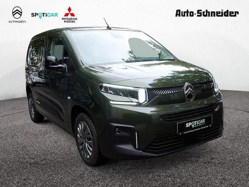 Neu Citroën Berlingo PureTech 110 PS (80 kW) 2025 Grün Van / Kleinbus