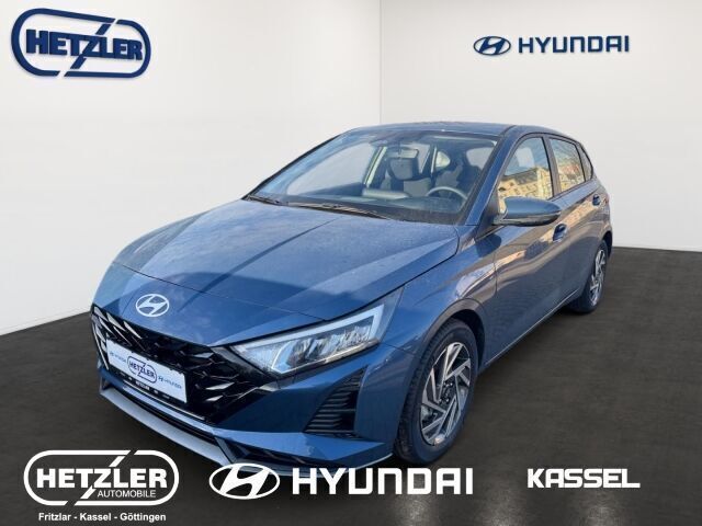 Vibrant blue / mic Neu 2025 Hyundai i20 Trend Limousine | 22.490 € (Guter Preis) - Bild 1/4