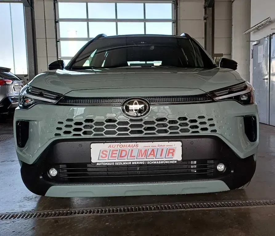 Nouă Toyota Corolla Cross Style 140 CP (102 kW) 2026 Gri SUV