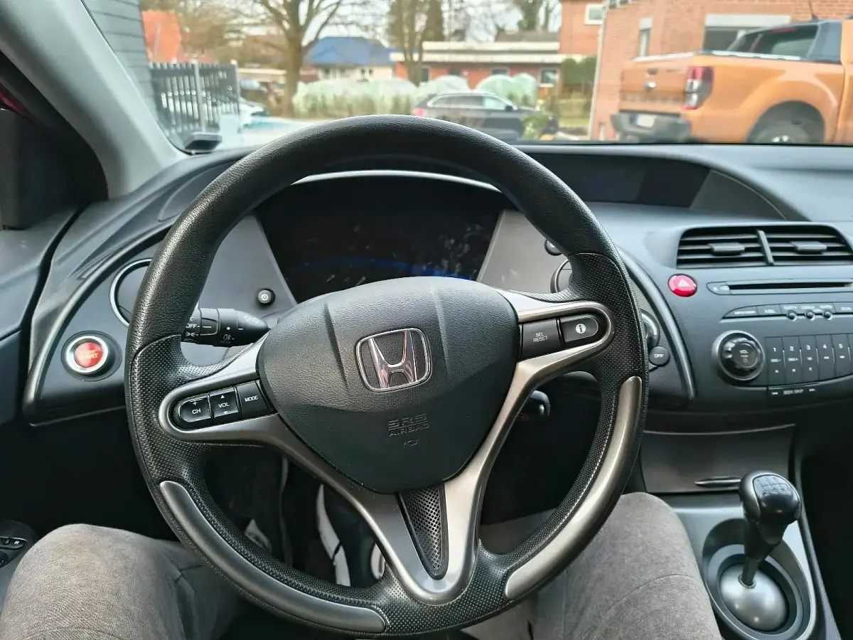 Gebraucht Honda Civic 99 PS (72 kW) 2010 Rot Limousine