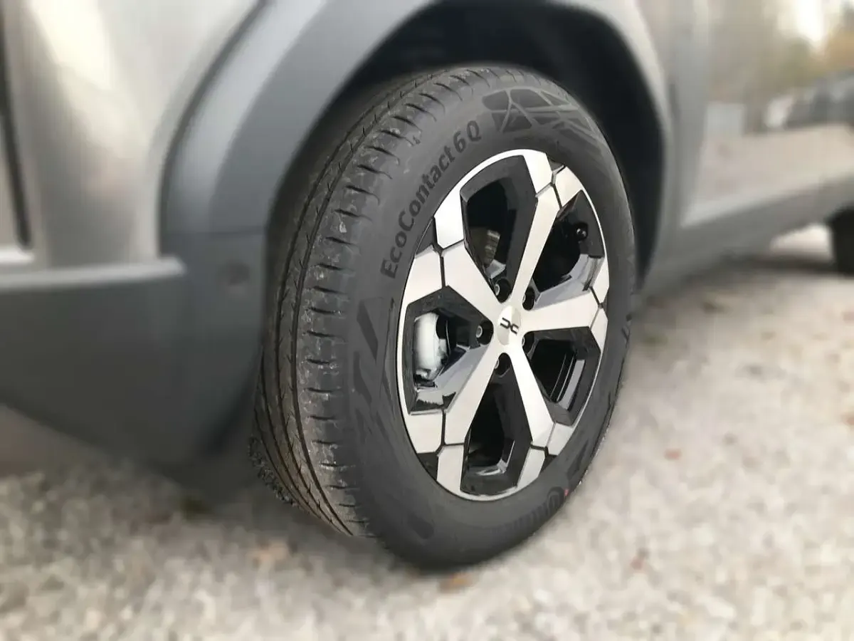 Neu Dacia Duster Journey 91 PS (66 kW) 2025 Grau SUV