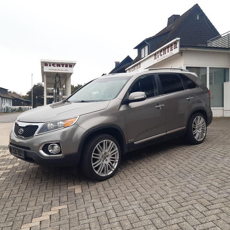 Titanium silver Gebraucht 2010 Kia Sorento Vision SUV | 6.550 € (Guter Preis) - Bild 1/4