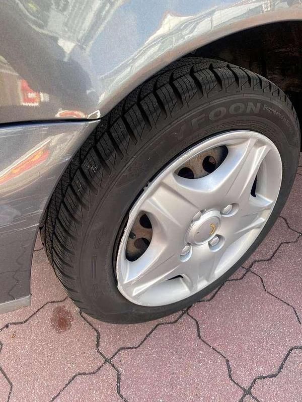 Gebraucht Nissan Micra Comfort 60 PS (44 kW) 2002 Grau Kleinwagen