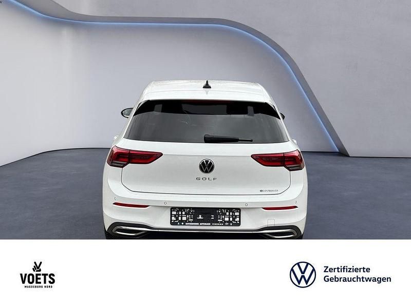 Gebraucht VW Golf VIII Style 150 PS (110 kW) 2021 Weiß Limousine