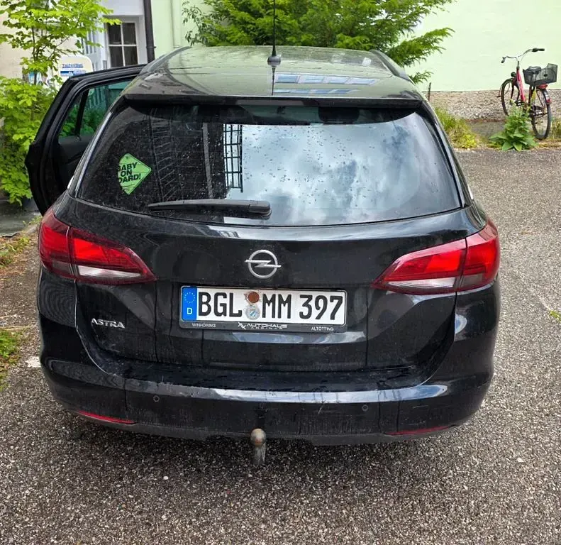 Gebraucht Opel Astra 136 PS (100 kW) 2019 Schwarz Limousine