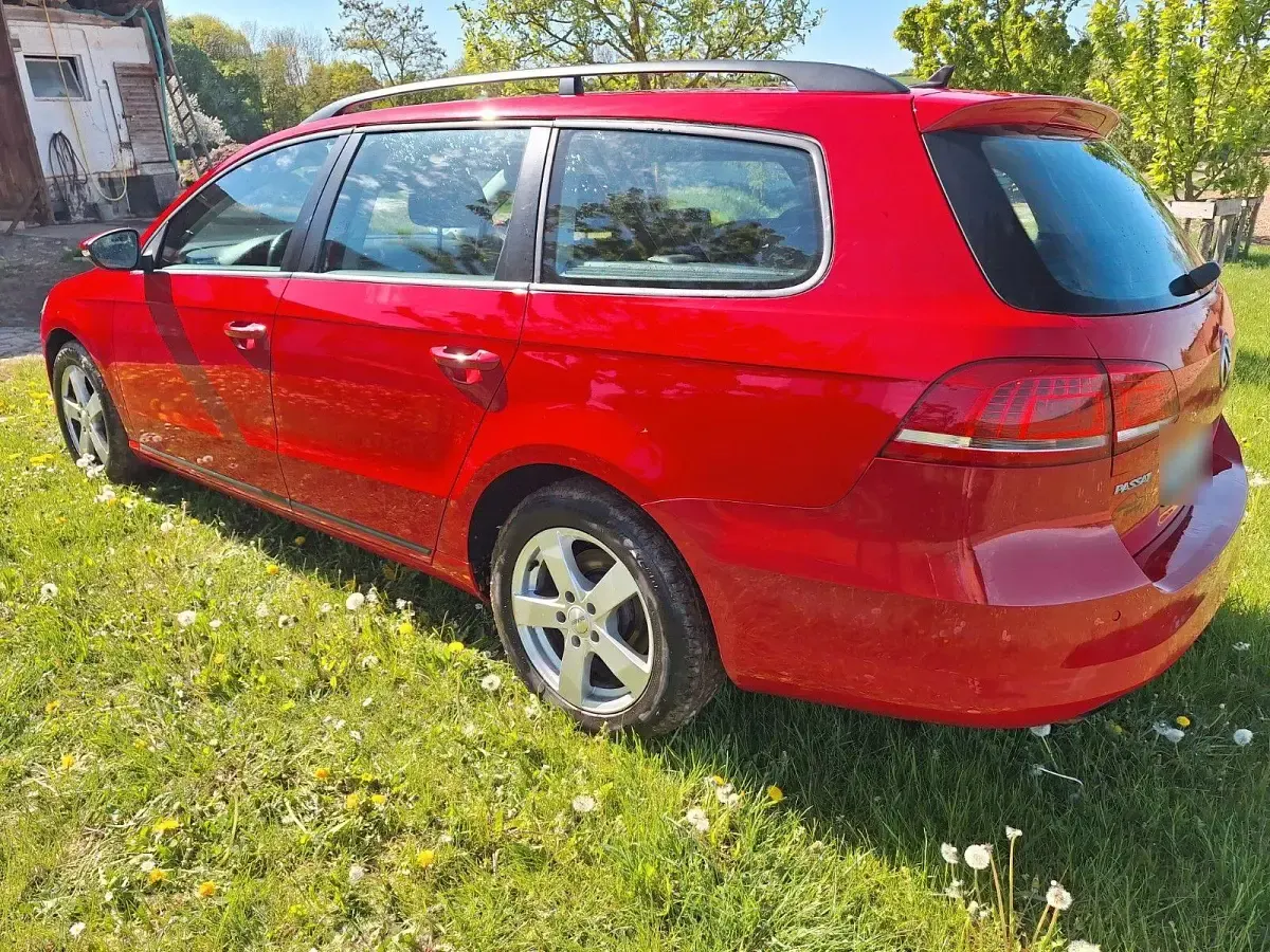 Usata VW Passat Comfortline 140 CV (102 kW) 2013 Rosso Station wagon