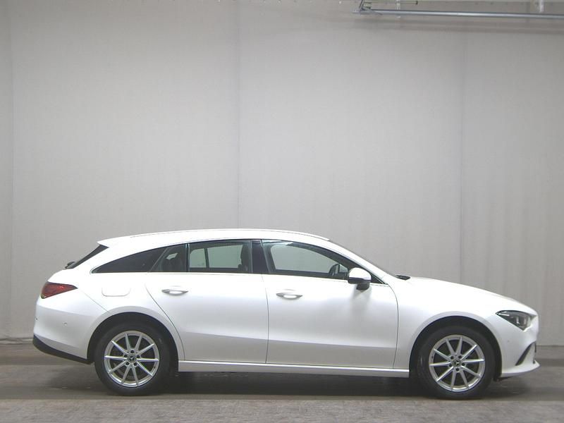 Weiss Gebraucht 2021 Mercedes CLA250e Shooting Brake Kombi | 22.480 € (Superpreis) - Bild 1/4
