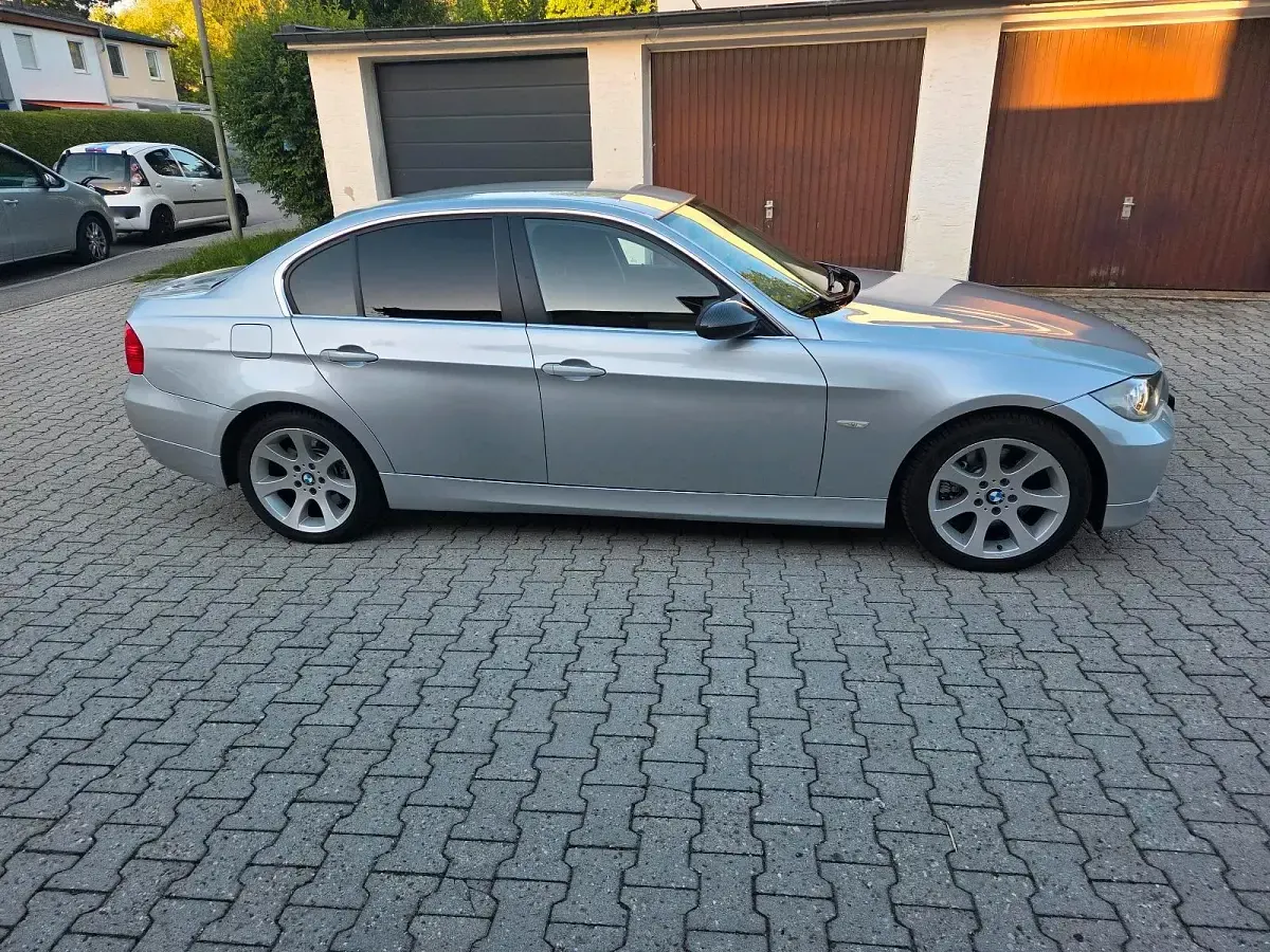 Gebraucht BMW 330 230 PS (169 kW) 2005 Grau Limousine