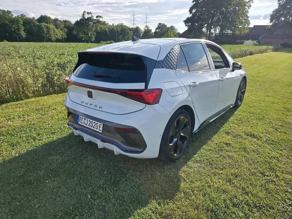 Gebraucht Cupra Born 150 kW (204 PS) 2023 Weiß Kleinwagen
