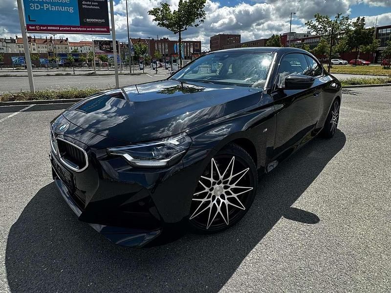 Schwarz Gebraucht 2023 BMW 218 M Sport Coupé | 32.990 € (Fairer Preis) - Bild 1/4