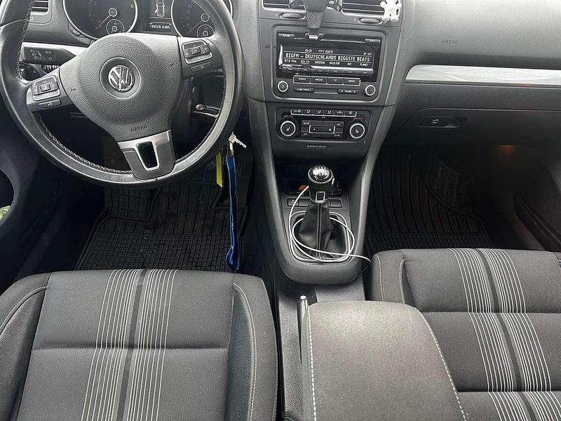 Gebraucht VW Golf VII Match 105 PS (77 kW) 2012 Silber Limousine