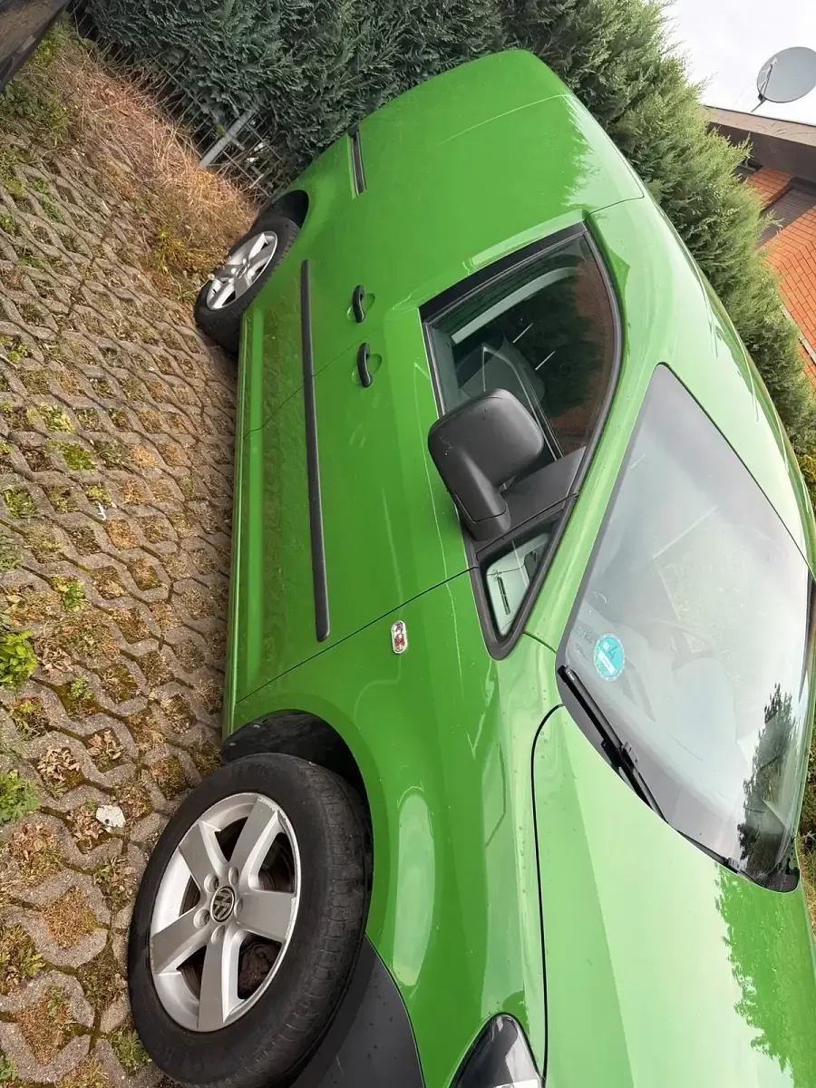 Gebraucht VW Caddy 75 PS (55 kW) 2013 Grün Van / Kleinbus