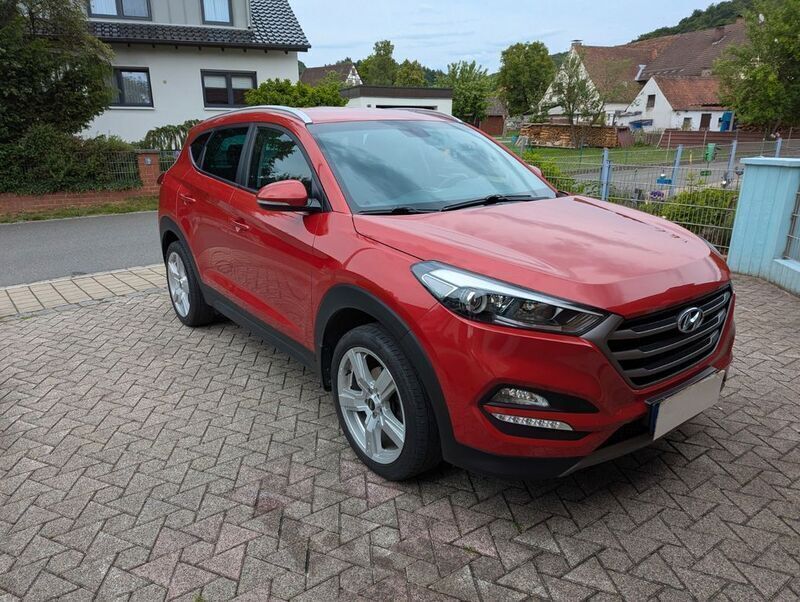 Rot Gebraucht 2015 Hyundai Tucson Trend SUV | 14.500 € (Fairer Preis) - Bild 1/4