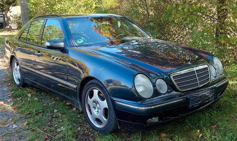 Gebraucht Mercedes E200 Elegance 136 PS (100 kW) 1999 Schwarz Limousine