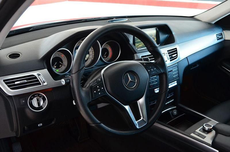 Gebraucht Mercedes E300 Avantgarde 231 PS (169 kW) 2015 Grau Kombi