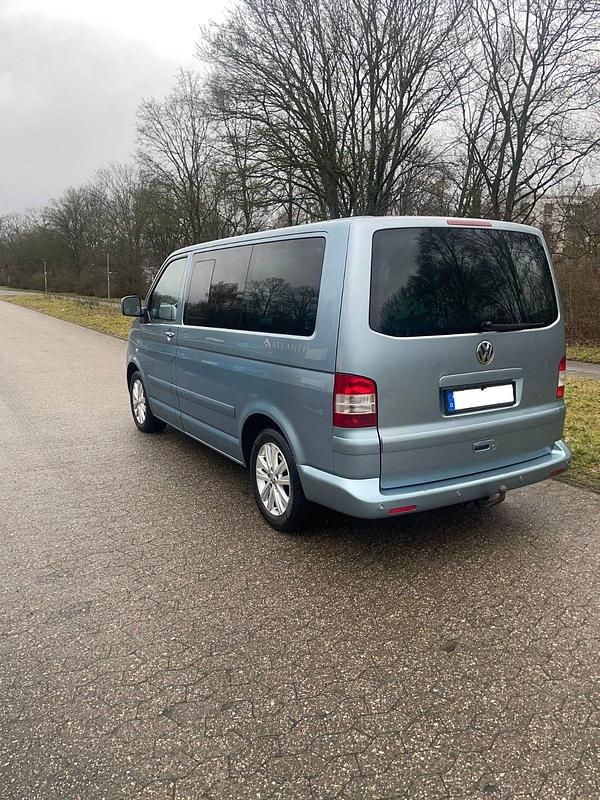 Usado VW Multivan 131 CV (96 kW) 2007 Azul Monovolumen