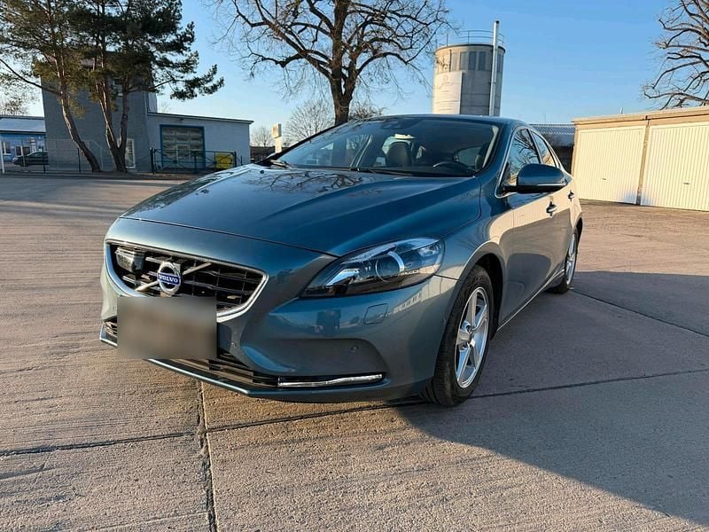 Gebraucht Volvo V40 Momentum 150 PS (110 kW) 2012 Blau Kleinwagen