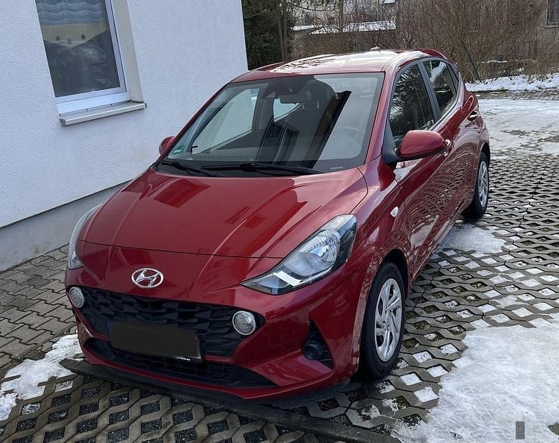Rot Gebraucht 2022 Hyundai i10 Select Kleinwagen | 11.978 € (Fairer Preis) - Bild 1/4