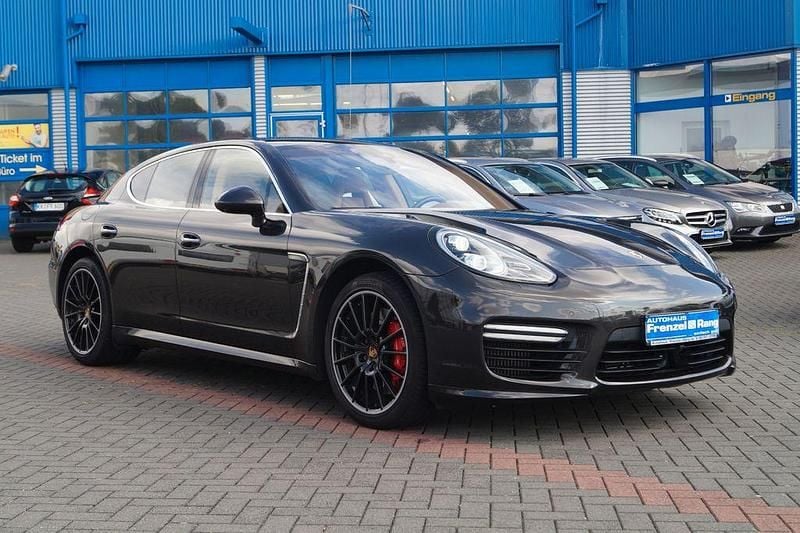 Grau Gebraucht 2015 Porsche Panamera Turbo Limousine | 44.950 € (Superpreis) - Bild 1/4