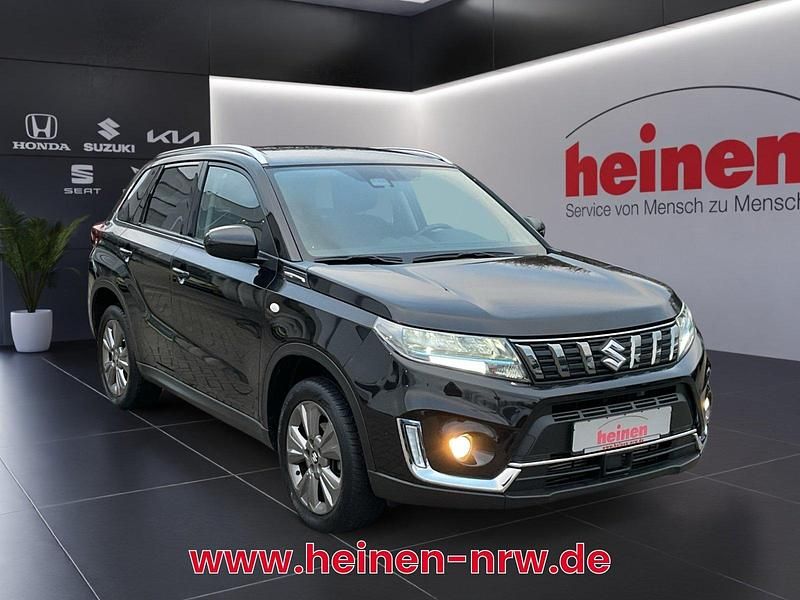 Gebraucht Suzuki Vitara Comfort+ 140 PS (102 kW) 2021 Cosmic black pearl SUV