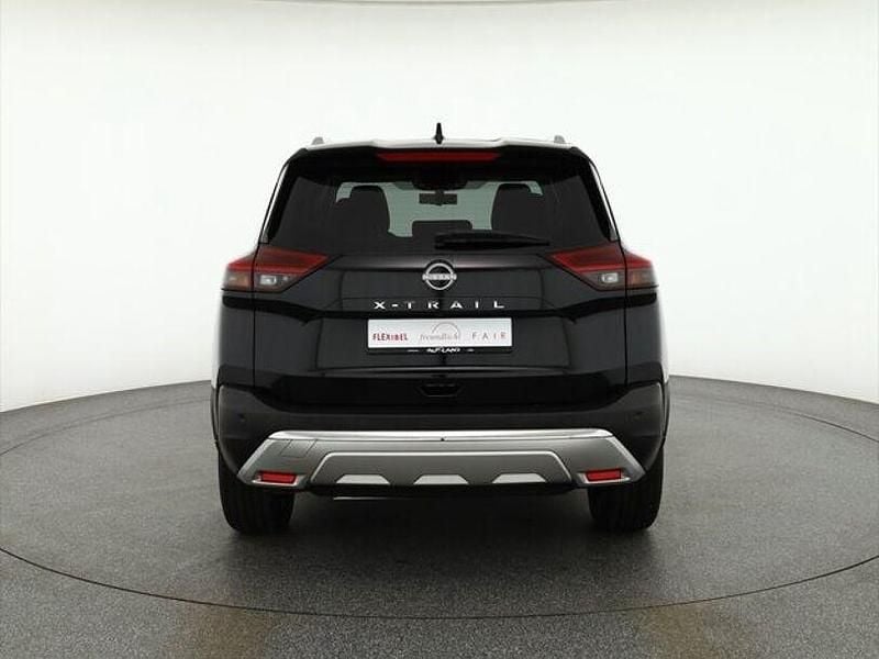Neu Nissan X-Trail Tekna 163 PS (119 kW) 2025 Grau SUV