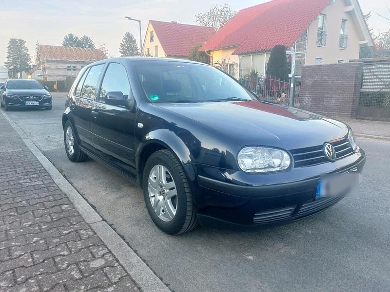 Gebraucht VW Golf IV 75 PS (55 kW) 2002 Blau Kleinwagen