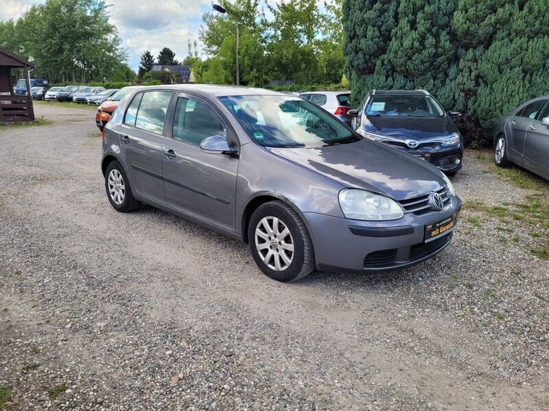 Grau Gebraucht 2006 VW Golf V Trendline Limousine | 2.990 € (Fairer Preis) - Bild 1/4