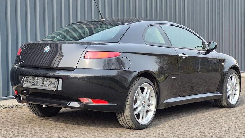 Second-hand Alfa Romeo GT 166 CP (122 kW) 2008 Negru Coupe