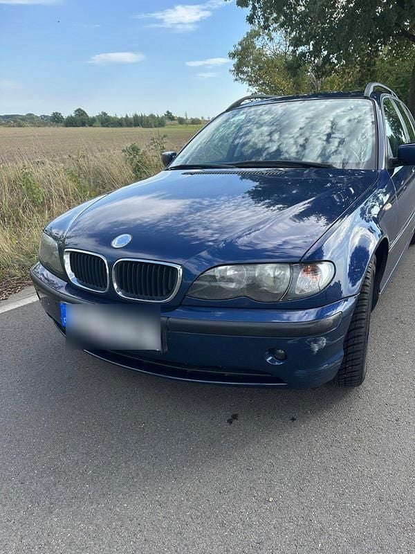 Gebraucht BMW 320 150 PS (110 kW) 2004 Blau Kombi