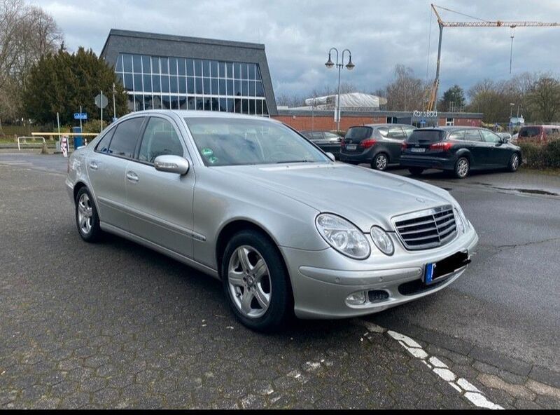 Gebraucht 2003 Mercedes E220 Classic Limousine | 3.100 € (Fairer Preis) - Bild 1/4