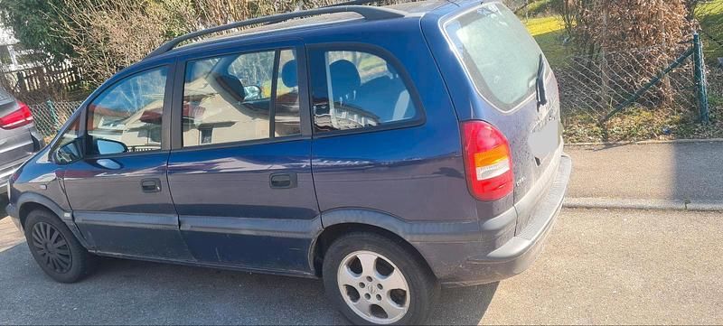 Gebraucht Opel Zafira Elegance 125 PS (91 kW) 2001 Blau Van / Kleinbus