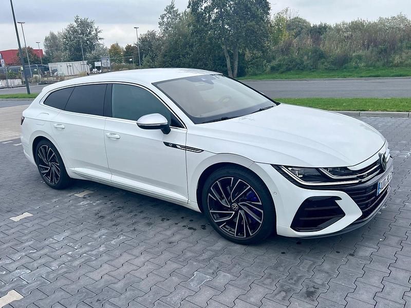 Weiß Gebraucht 2023 VW Arteon R Kombi | 42.500 € (Etwas zu teuer) - Bild 1/4