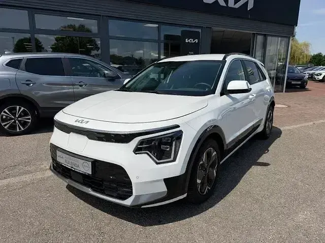 Gebraucht Kia e-Niro Comfort 150 kW (204 PS) 2024 Weiß SUV