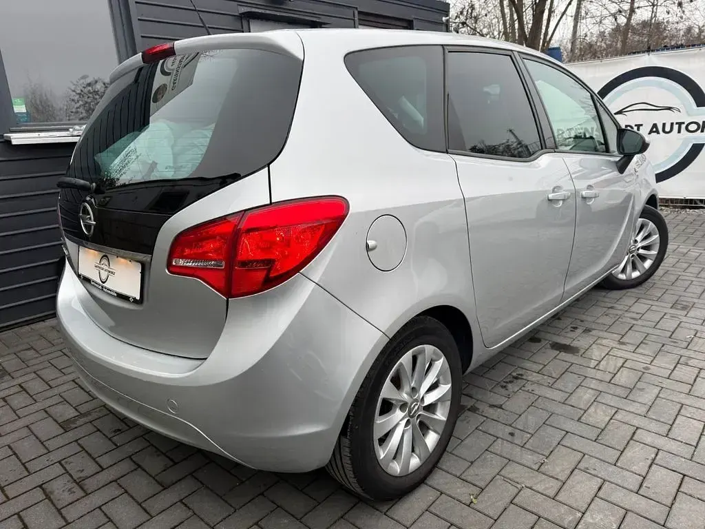 Gebraucht Opel Meriva 101 PS (74 kW) 2013 Silber Van / Kleinbus