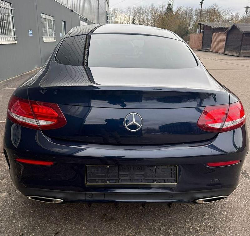 Gebraucht Mercedes C250 AMG line 211 PS (155 kW) 2016 Blau Coupé