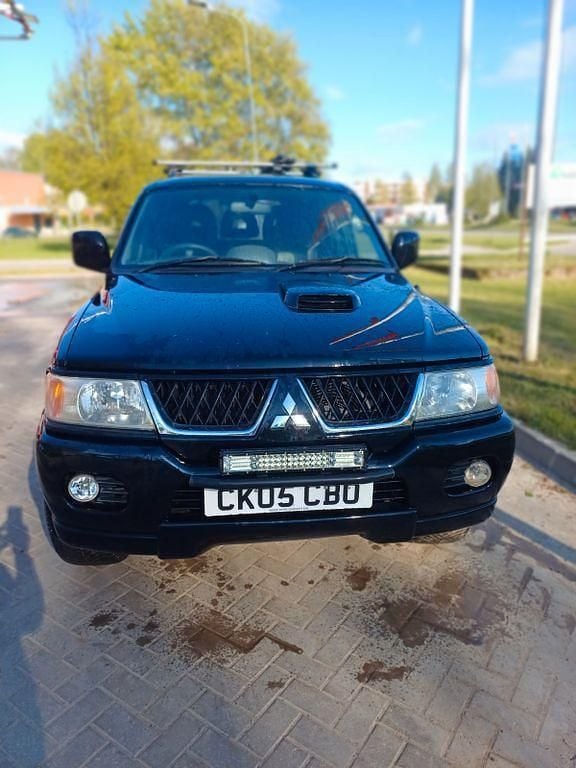 Schwarz Gebraucht 2005 Mitsubishi Pajero SUV | 4.500 € (Guter Preis) - Bild 1/2