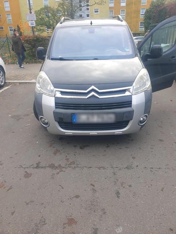 Schwarz Gebraucht 2010 Citroën C3 Van / Kleinbus | 2.350 € (Guter Preis) - Bild 1/4