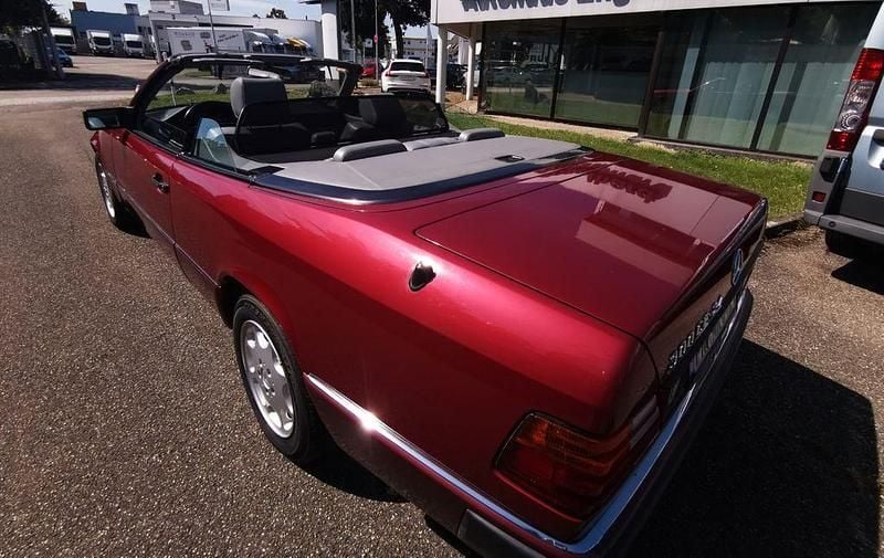 Gebraucht Mercedes 300 220 PS (161 kW) 1993 Rot Cabrio