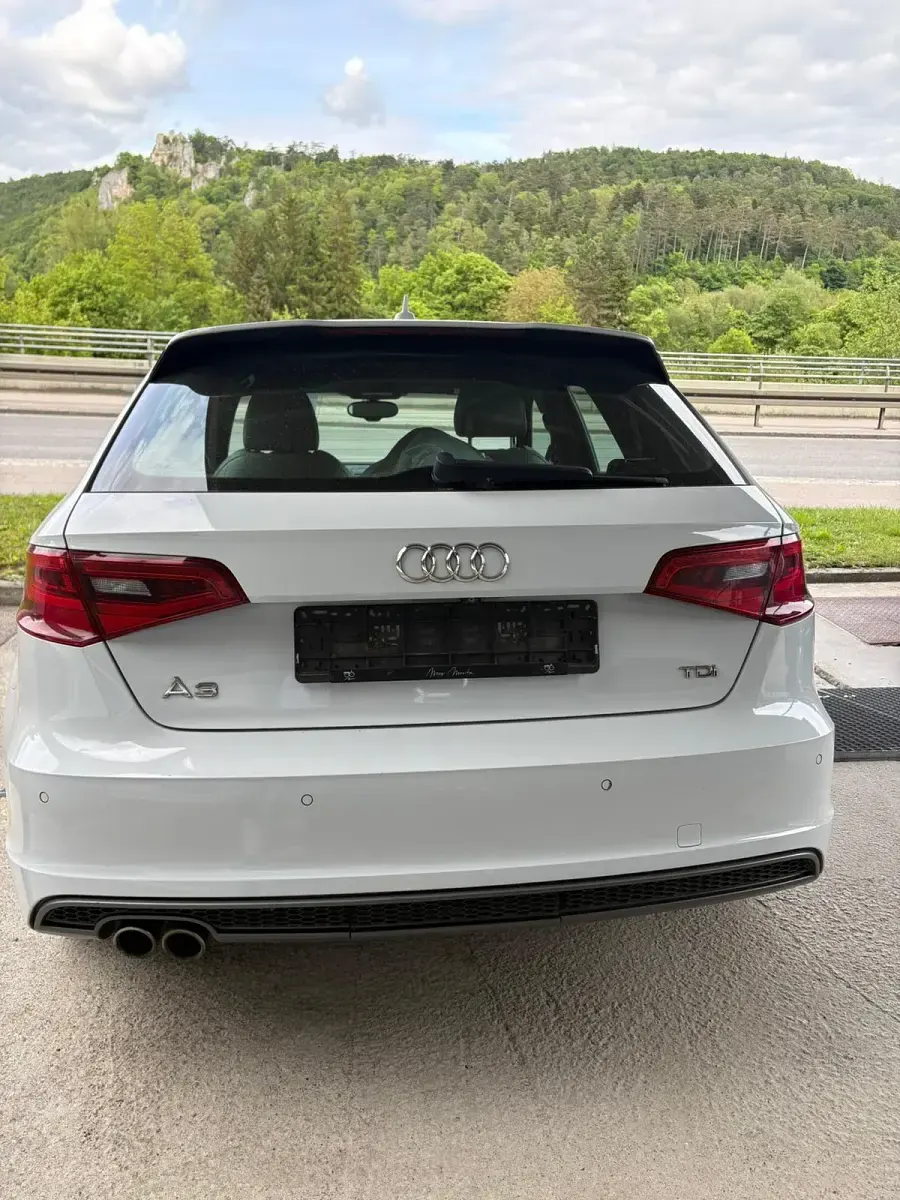 Gebraucht Audi A3 150 PS (110 kW) 2014 Weiß Limousine