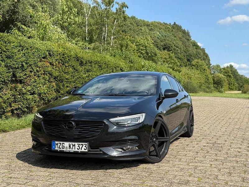 Schwarz Gebraucht 2018 Opel Insignia Exklusiv Limousine | 19.500 € (Teuer) - Bild 1/4