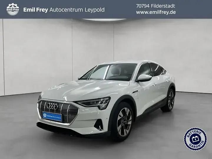 Schwarz (brillantschwarz) Gebraucht 2022 Audi e-tron Advanced SUV | 43.957 € (Teuer) - Bild 1/3