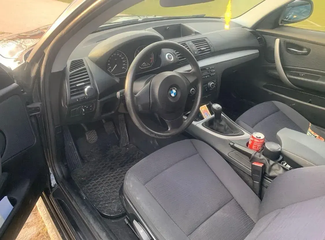 Gebraucht BMW 118 143 PS (105 kW) 2011 Schwarz Kleinwagen