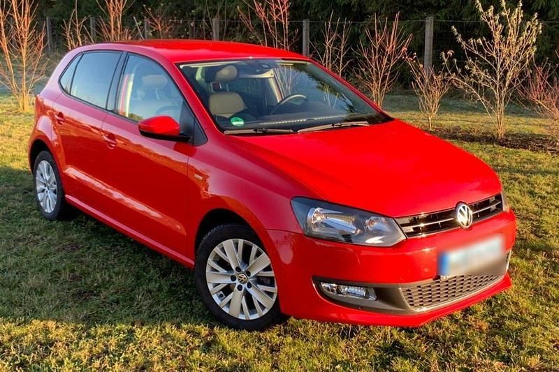 Rot Gebraucht 2013 VW Polo Trendline Kleinwagen | 4.900 € (Guter Preis) - Bild 1/4