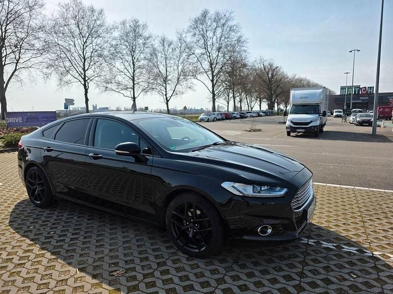 Gebraucht Ford Mondeo Titanium 204 PS (150 kW) 2015 Schwarz Limousine