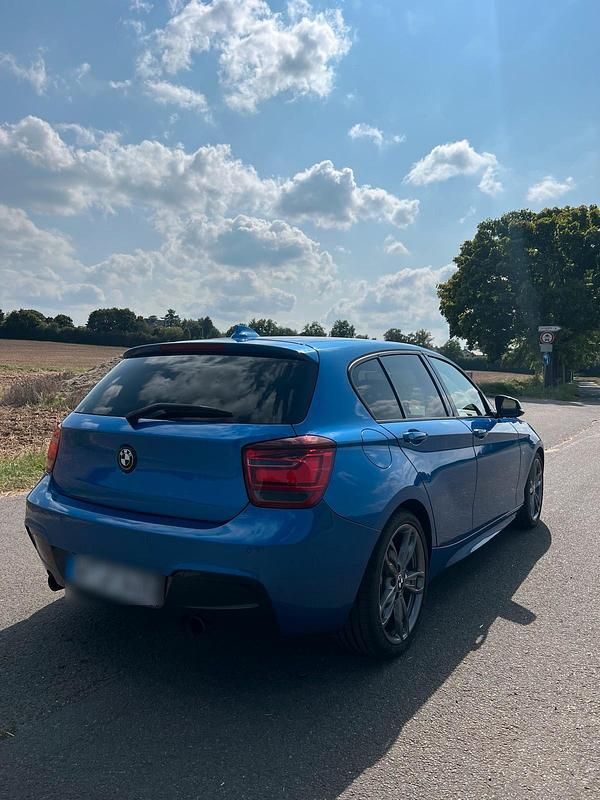 Blau Gebraucht 2014 BMW M135 M Sport Kleinwagen | 14.400 € (Fairer Preis) - Bild 1/4