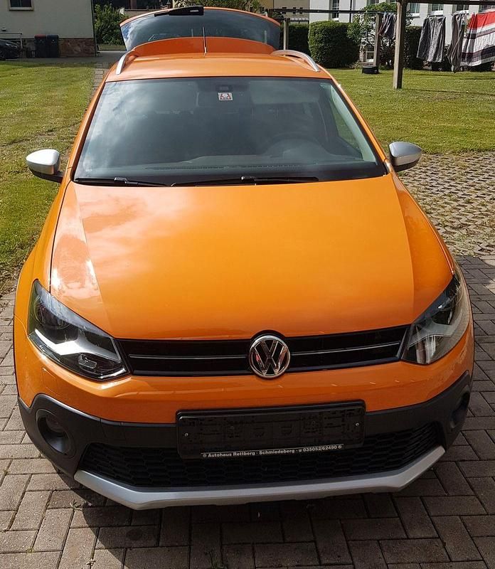 Schwarz Gebraucht 2013 VW Polo Cross Kleinwagen | 12.500 € (Teuer) - Bild 1/4