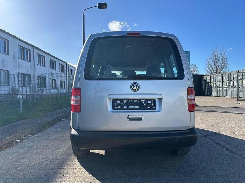 Gebraucht VW Caddy Trendline 102 PS (75 kW) 2012 Silber Van / Kleinbus