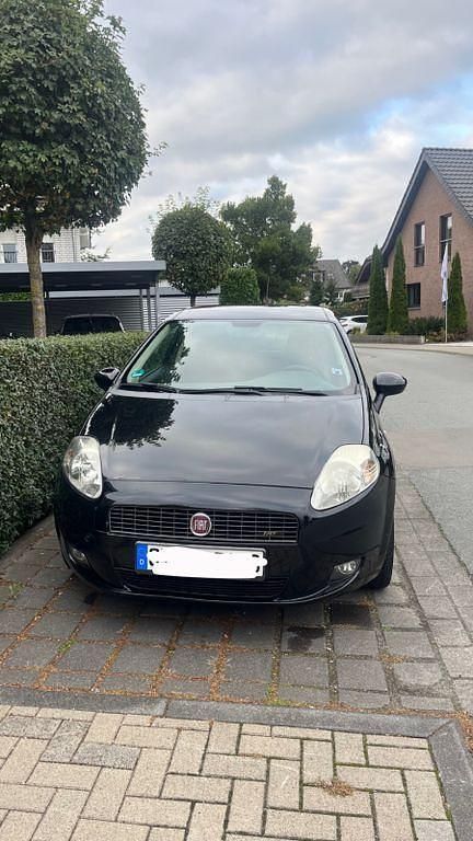 Schwarz Gebraucht 2009 Fiat Grande Punto Sport Kleinwagen | 1.400 € (Fairer Preis) - Bild 1/4
