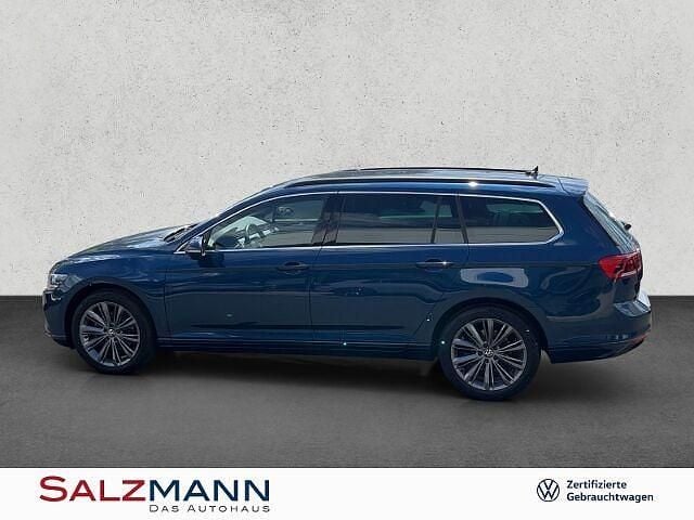 Gebraucht VW Passat Business 150 PS (110 kW) 2023 Blau Kombi
