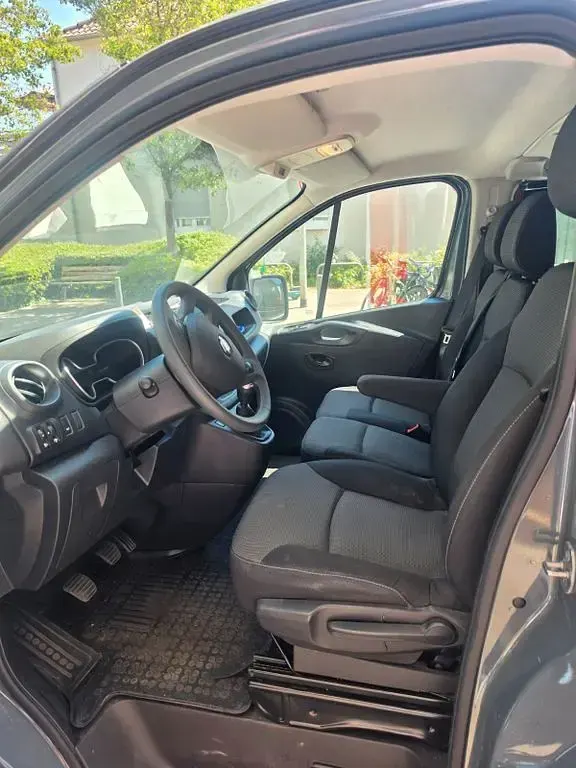 Gebraucht Renault Trafic 150 PS (110 kW) 2021 Grau Van / Kleinbus